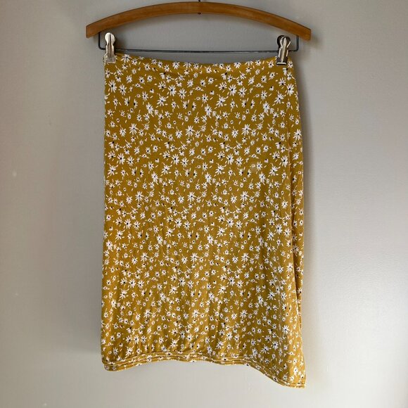 Lou & Lou Yellow Floral Swaddle Blanket 48 x 48 inches - Picture 4 of 5